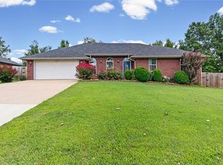 1109 Mockingbird Ln, Siloam Springs, AR 72761