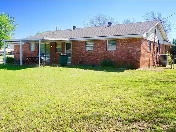 5th image of 1205 Howard Dr