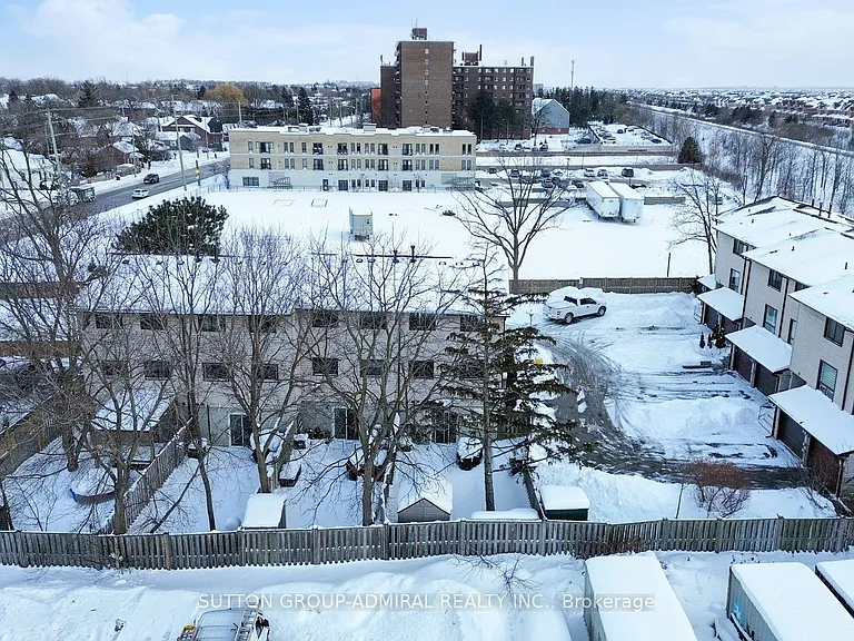 64 Bronte St S #8 — Photo 40