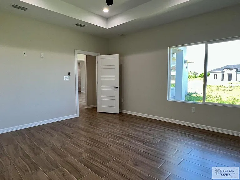 5105 Red River Cir #5105 — Photo 11