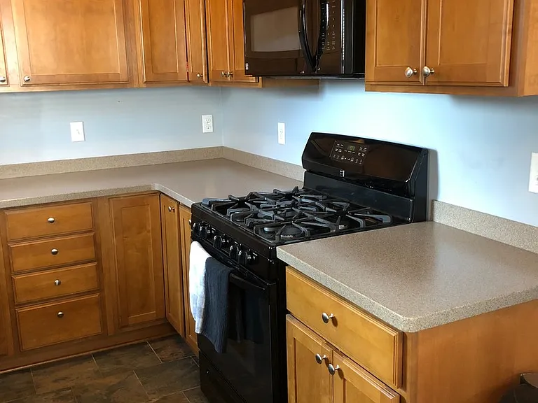 429 Clifton Dr — Photo 4