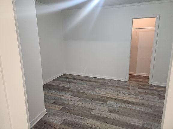 2nd image of 2707 Leavenworth St #3