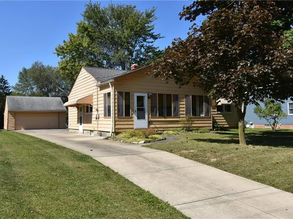 6160 Stearns Rd, North Olmsted, OH 44070
