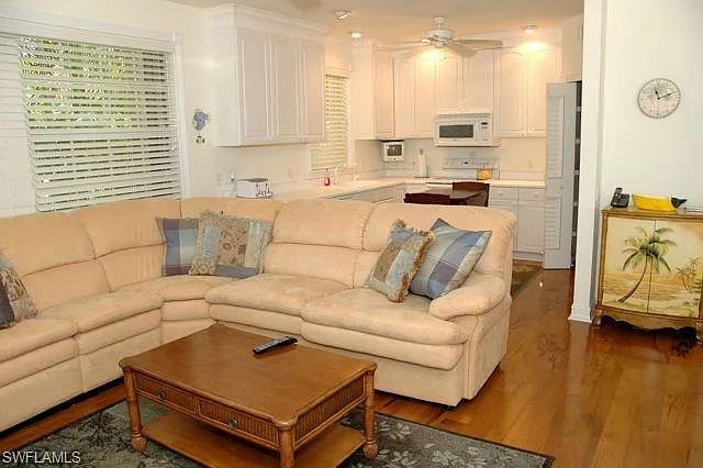 590 E Lake Dr — Photo 9