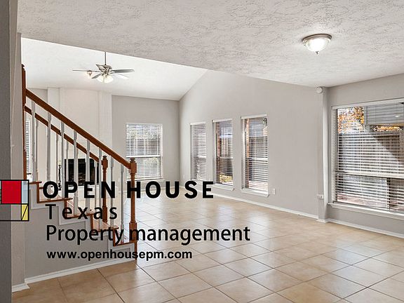 2nd image of 11211 Crooked Pine Dr
