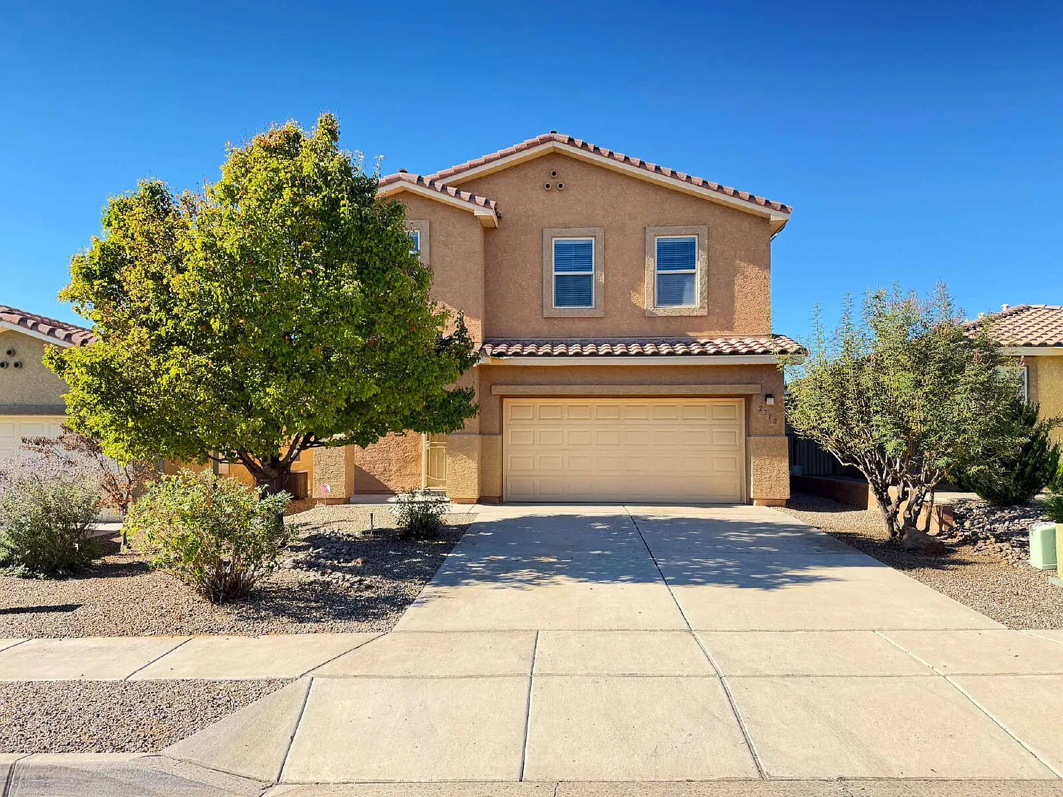 4 bed, 2.5 bath, 1926 sqft, $2,325 — Photo 1