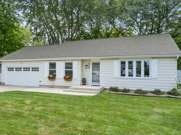 1309 Vandenburg St, Sun Prairie, WI 53590