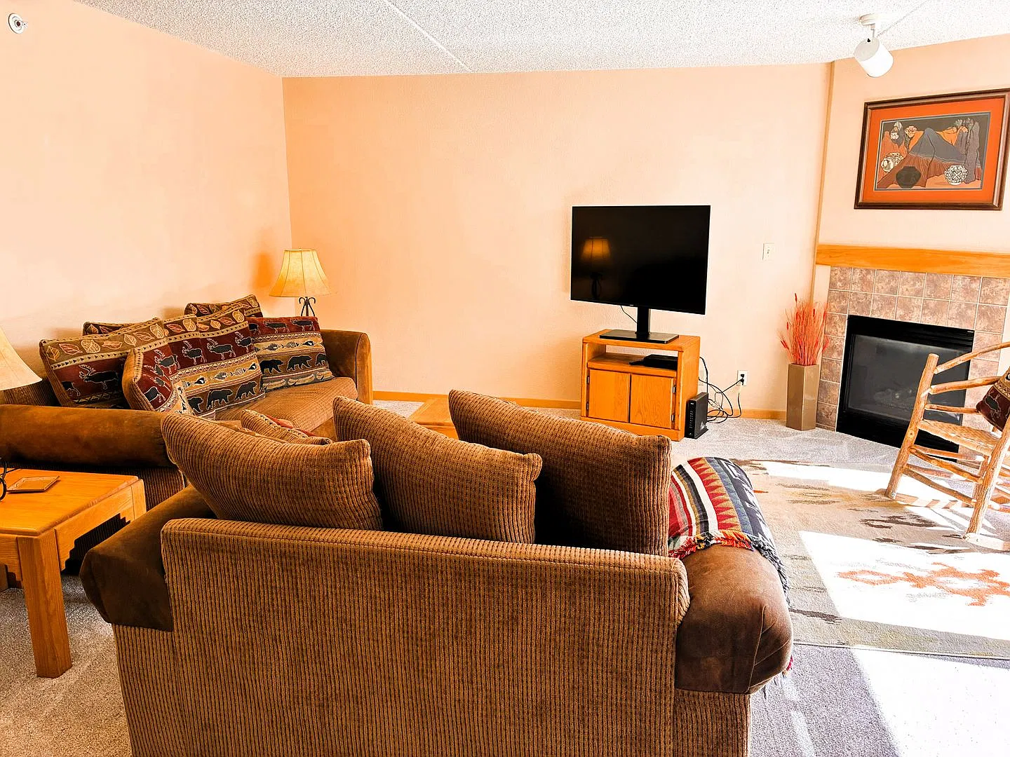 980 Lakepoint Dr — Photo 2