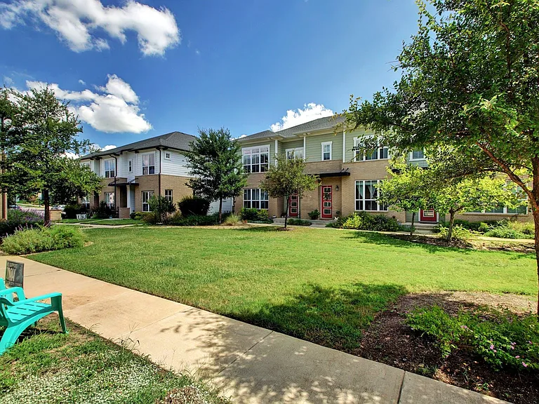2806 Moreno St — Photo 4