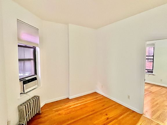 3rd image of 316 E 11th St #B3