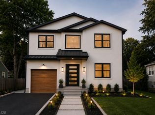 4 Atkins Ct, Clifton City, NJ 07013