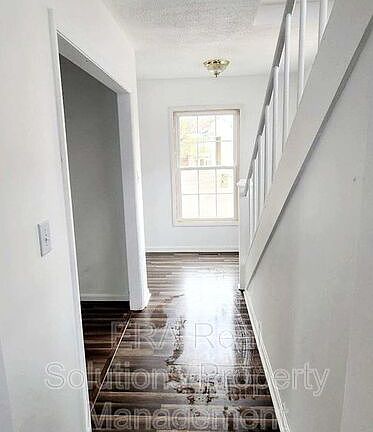 5th image of 509 E Main St