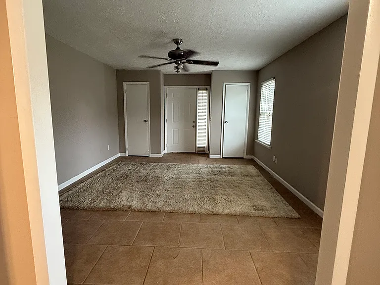 330 Forest Pl — Photo 7