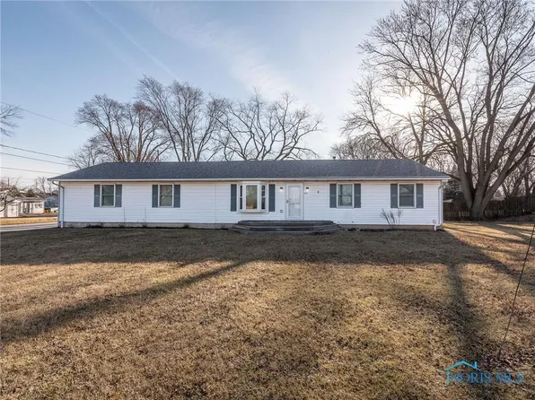 2415 Oregon Rd, Northwood, OH 43619