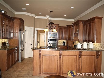 Gourmet kitchen/ double ovens/ stainless