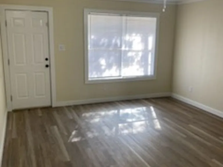 1108 Fort St — Photo 13