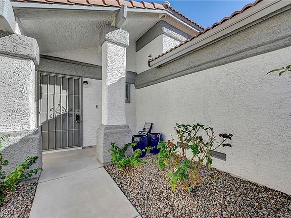 5th image of 2720 Cathedral Ln