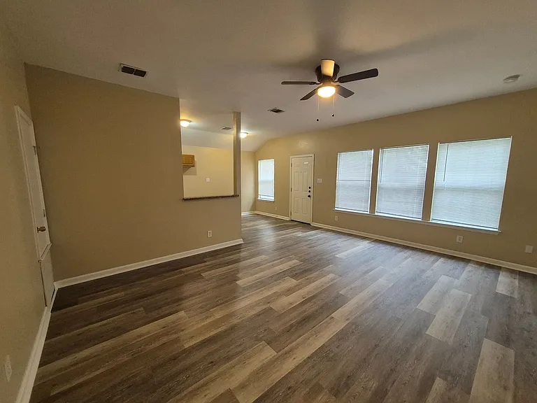 8806 Slumber Ln — Photo 17