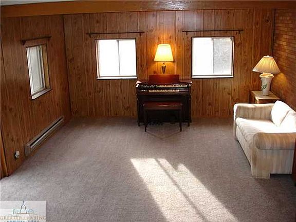 5th image of 4462 Oakwood Dr