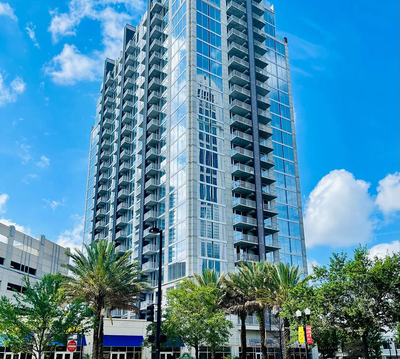 Skyhouse Orlando — Photo 1