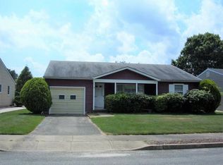 9 Rutland Dr, Toms River, NJ 08757