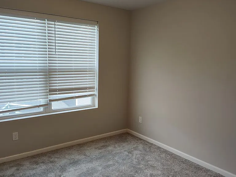 5236 Hampton St NE — Photo 6