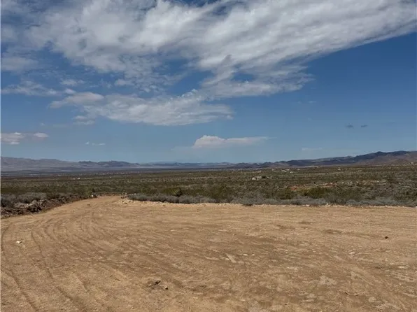 19 Longhorn Dr, Dolan Springs, AZ 86441