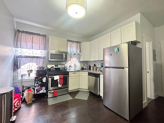 2nd image of 243 E 95th St #2R
