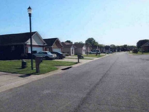Exterior Neighborhood (street photo)