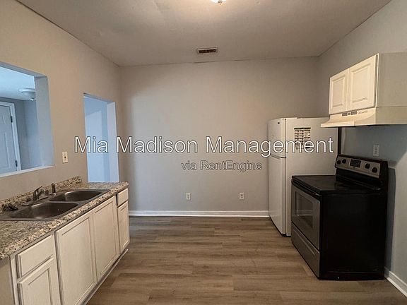 5th image of 1423 Richards St