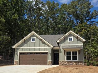 218 Chickasaw Dr, Waleska, GA 30183