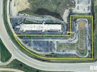 6920 27th St, Moline, IL 61265