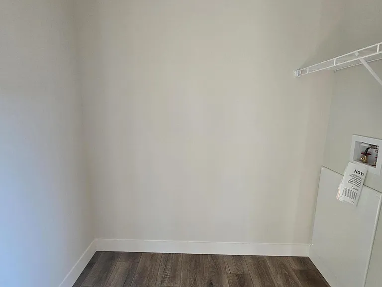 2208 Oak St — Photo 13