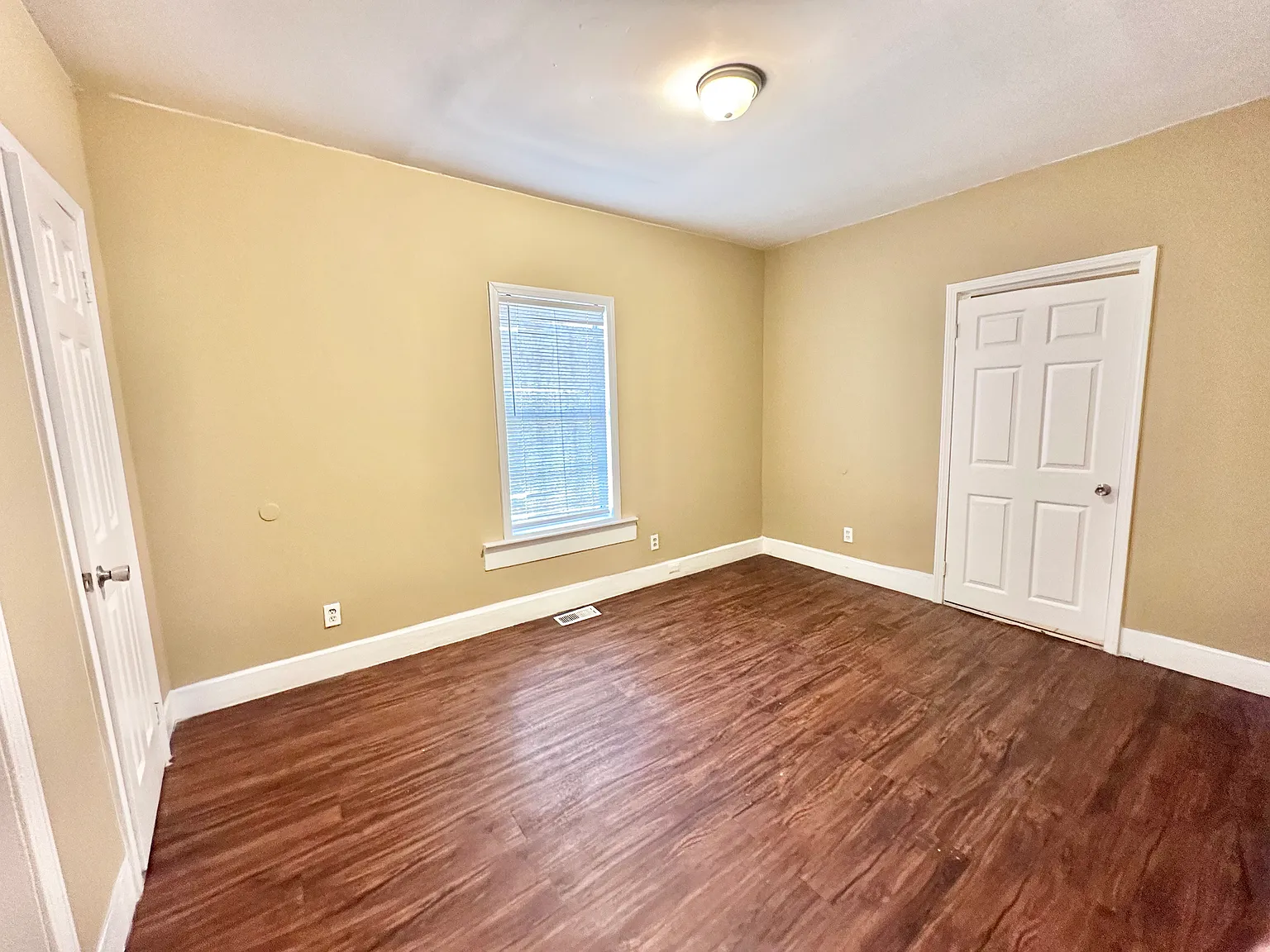 2 bed, 882 sqft, $850 — Photo 4