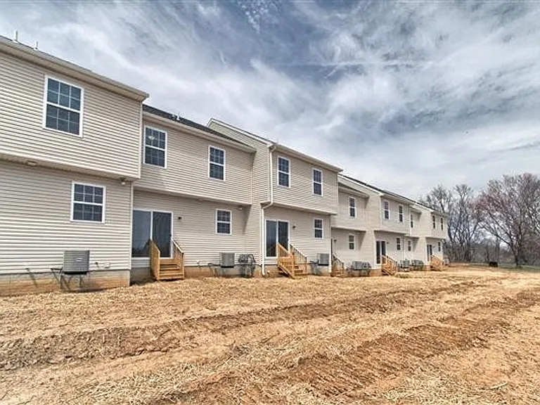 1241 Ledge Dr — Photo 11