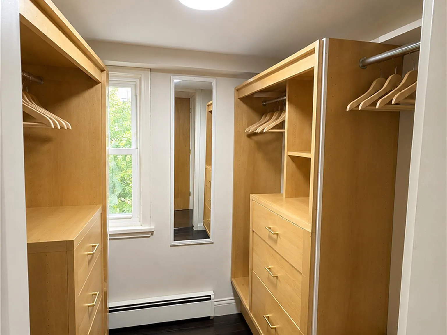 1 bed, 575 sqft, $2,950 — Photo 4