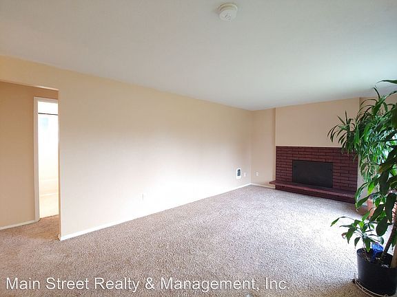 4th image of 17213 10th Avenue Ct E