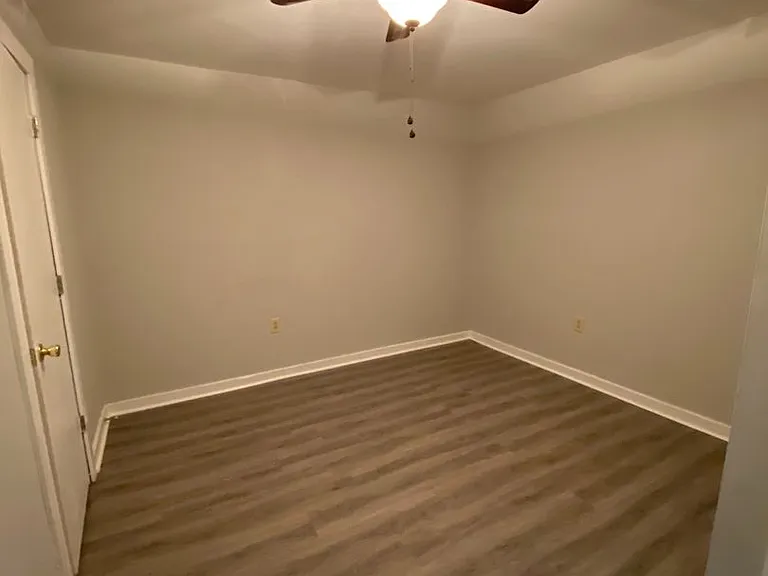 Hietts Ln - 406 — Photo 19