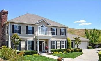 1st image of 15 Crownridge Ter
