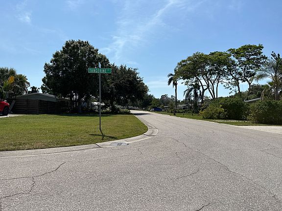 4th image of 624 Tangerine St