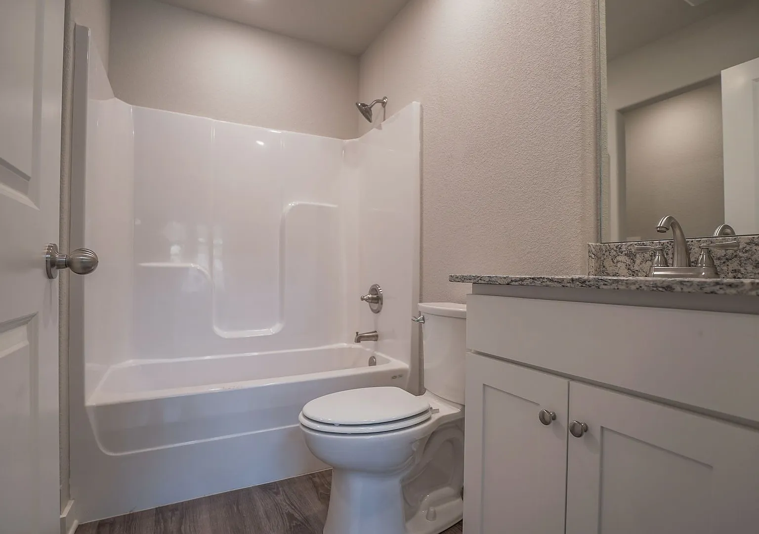 Cozy 2 bedroom 2 bath home! — Photo 4