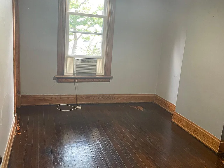 2369 W Clifton Ave — Photo 7
