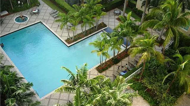 2001 Biscayne Blvd — Photo 16