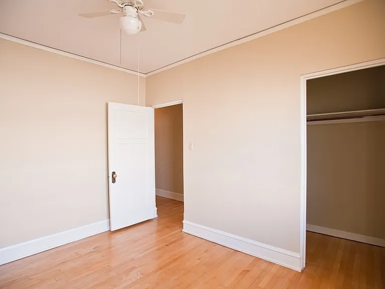 1720 E Newton Apartments — Photo 36
