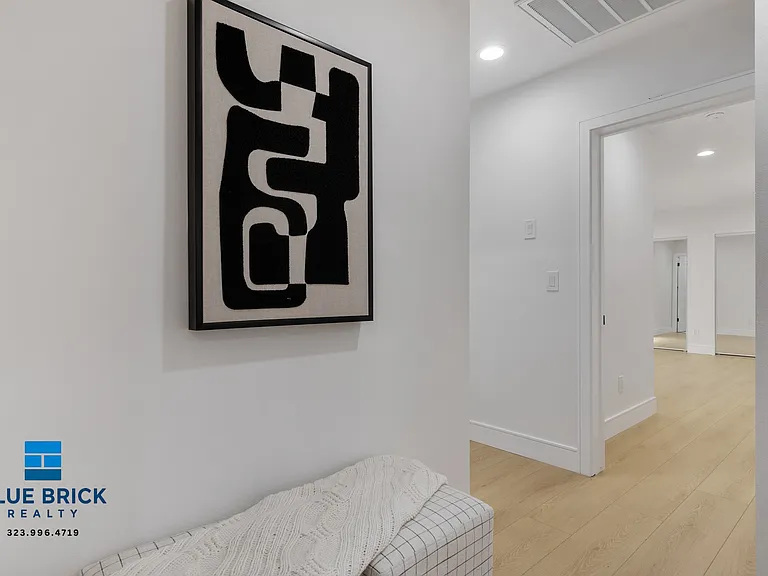 2708 S Cochran Ave #2708 — Photo 12