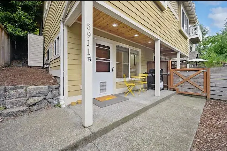 5911 40th Ave SW — Photo 1