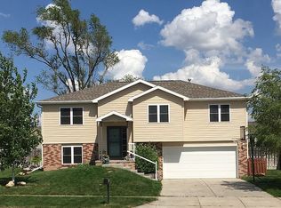1002 Birchwood Dr, Hickman, NE 68372