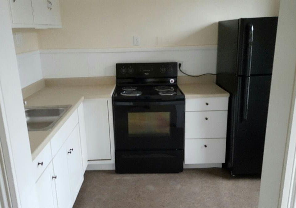 2nd image of 140 N Main St APT C