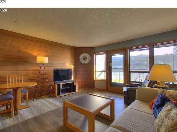 4th image of 94304 Wedderburn Loop Rd #419