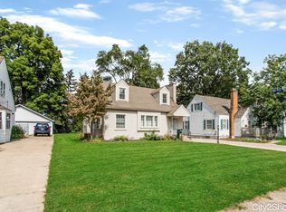 129 Manchester St SW, Wyoming, MI 49548